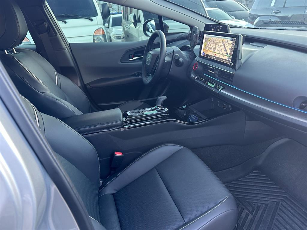 토요타 프리우스(5세대) 2.0 HEV 2WD XLE - 이미지 2