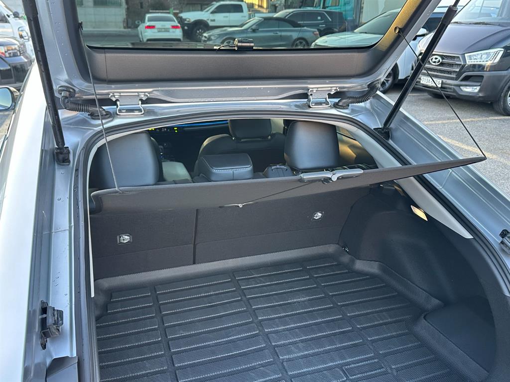 토요타 프리우스(5세대) 2.0 HEV 2WD XLE - 이미지 8