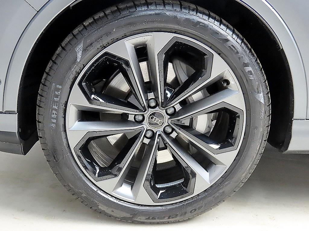 아우디 Q7(2세대) 55 TFSI 콰트로 프리미엄 - 이미지 2