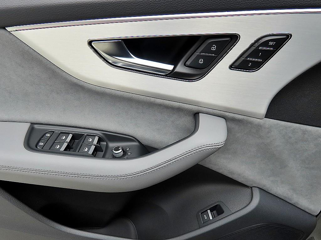 아우디 Q7(2세대) 55 TFSI 콰트로 프리미엄 - 이미지 11