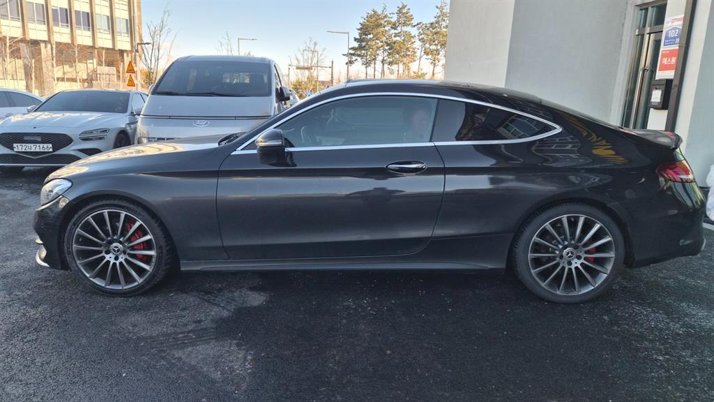 벤츠 C클래스(4세대) C200 쿠페 - 이미지 9