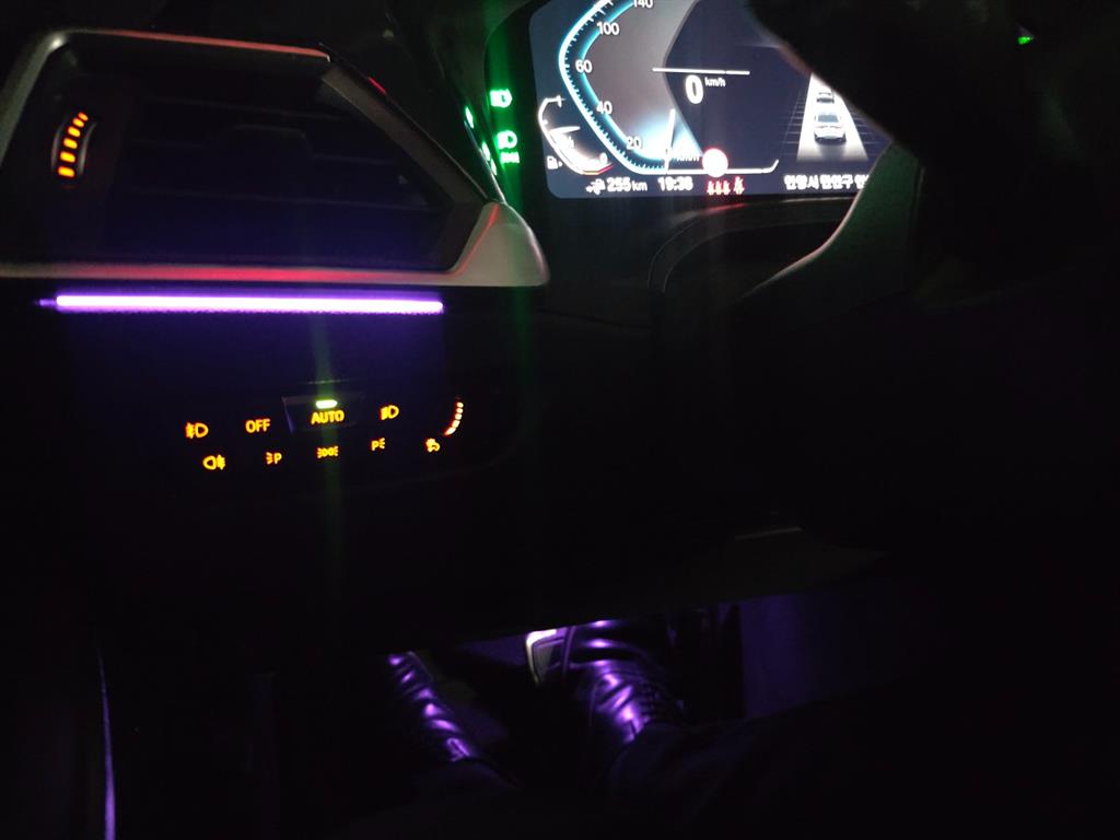 BMW 3시리즈(7세대) 330e M 스포츠 팩 - 이미지 14