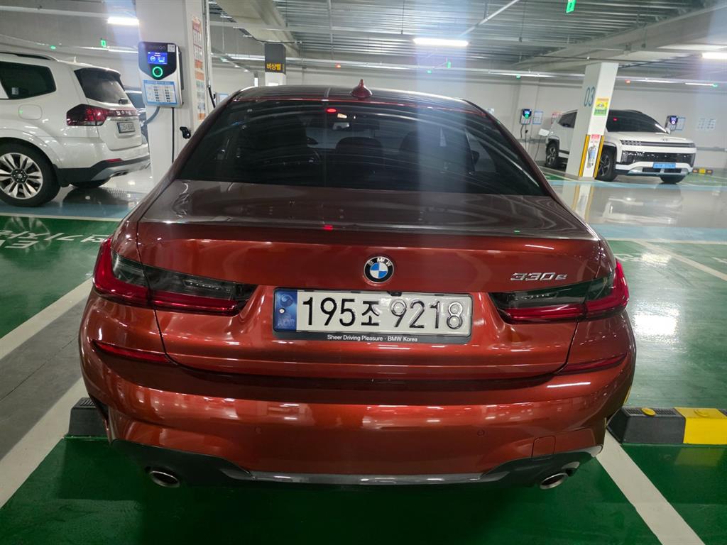 BMW 3시리즈(7세대) 330e M 스포츠 팩 - 이미지 15