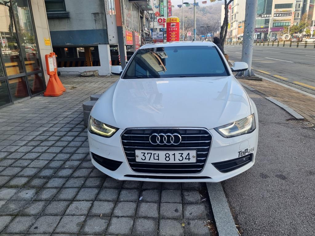 아우디 A4(4세대) 30 TDI - 이미지 4