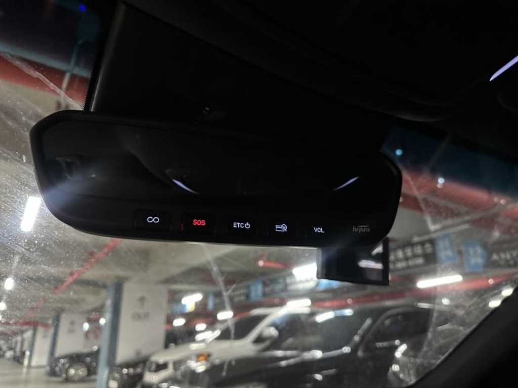 제네시스 더 뉴G70 가솔린 2.0T AWD 스포츠 패키지 - 이미지 13