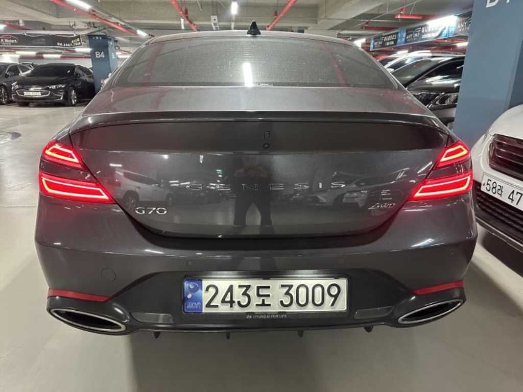 제네시스 더 뉴G70 가솔린 2.0T AWD 스포츠 패키지 - 이미지 10