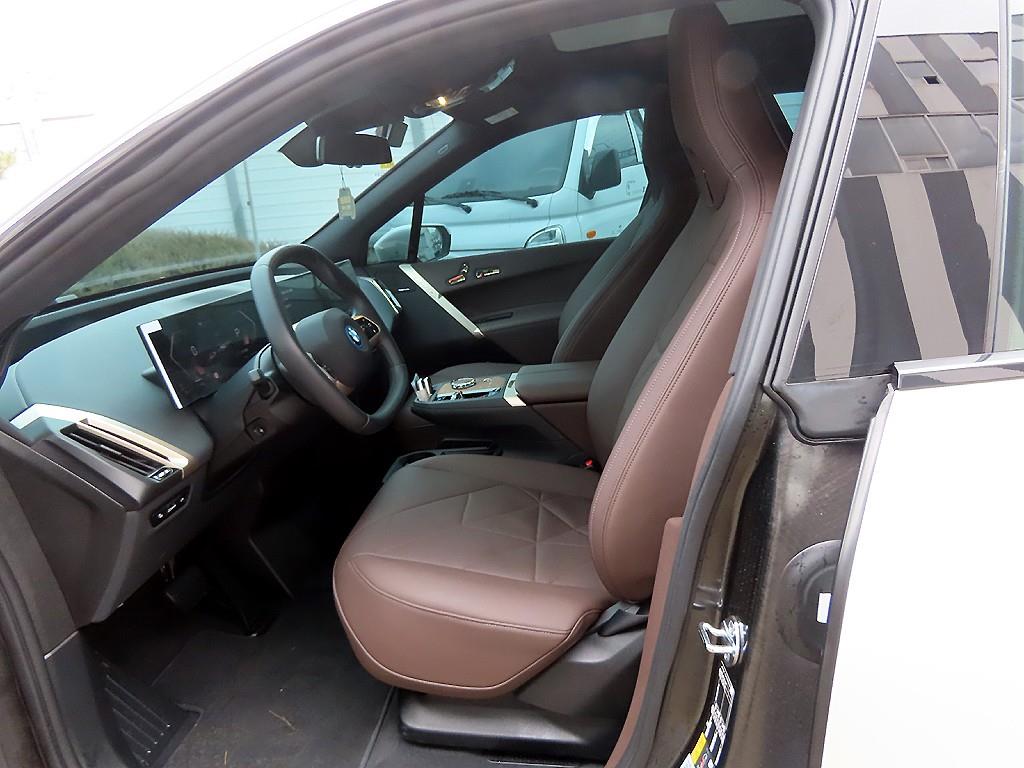BMW iX xDrive50 스포츠 SE - 이미지 10