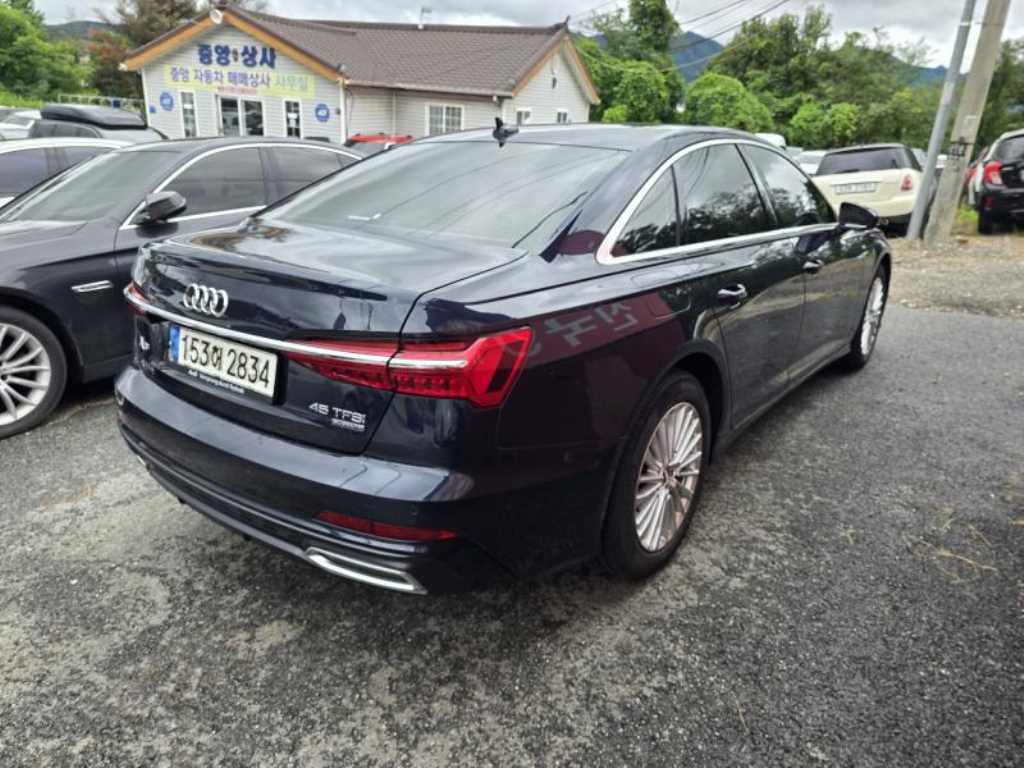 아우디 A6(5세대) 45 TFSI 콰트로 프리미엄 - 이미지 4