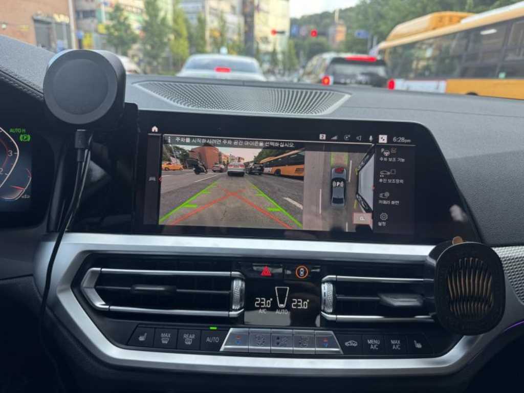 BMW 3시리즈(7세대) 330i M 스포츠팩 - 이미지 8