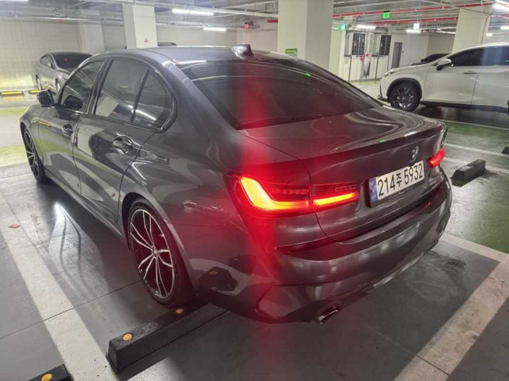 BMW 3시리즈(7세대) 330i M 스포츠팩