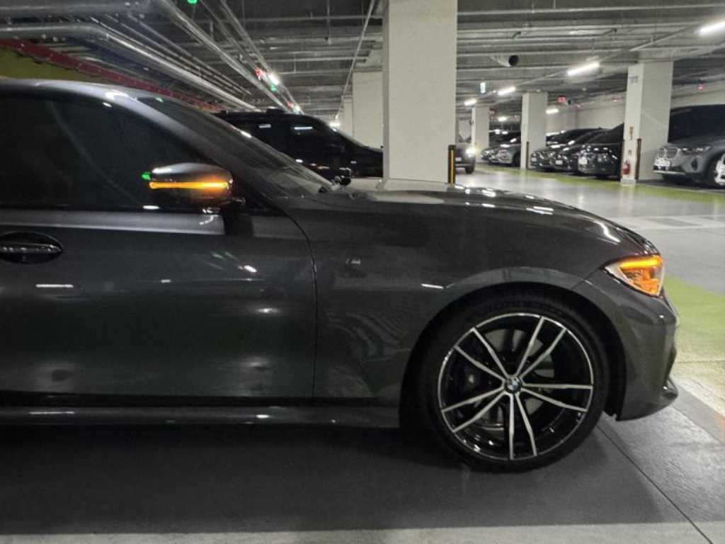 BMW 3시리즈(7세대) 330i M 스포츠팩 - 이미지 3
