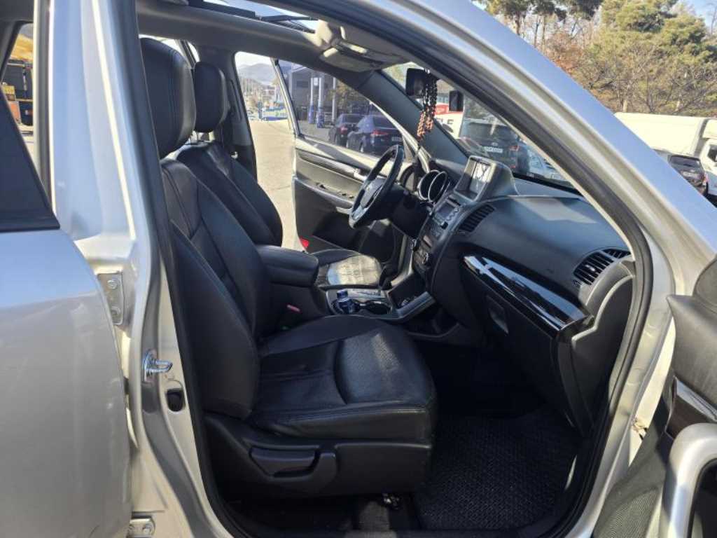기아 쏘렌토 R 디젤 2.0 2WD TLX 최고급형 - 이미지 18