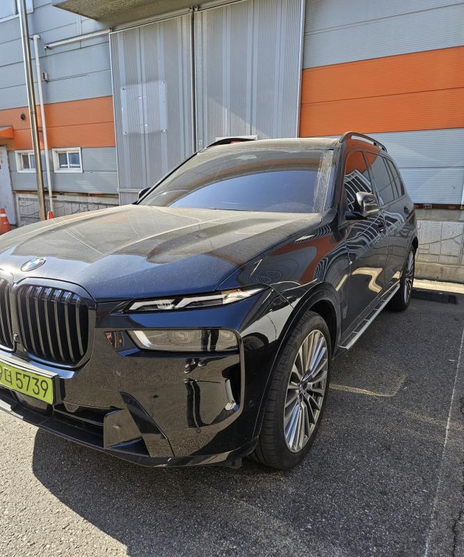 BMW X7 40d xDrive 디자인퓨어 엑셀런스 6인승 - 이미지 2